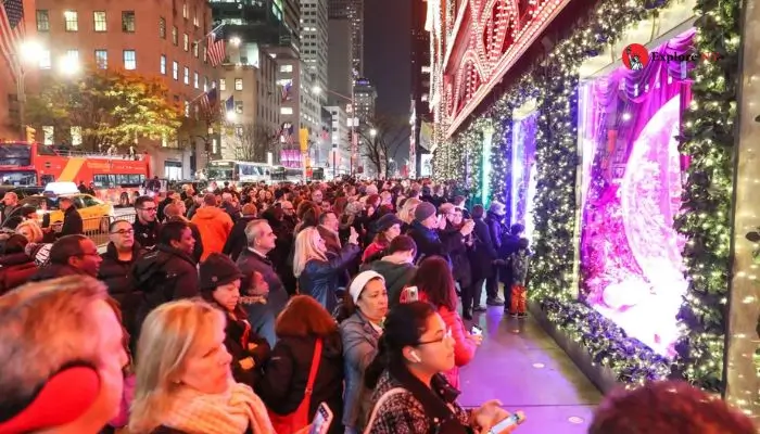 5th Avenue's Window Displays