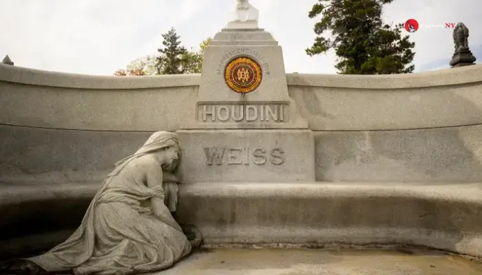 Houdini Museum and His Grave